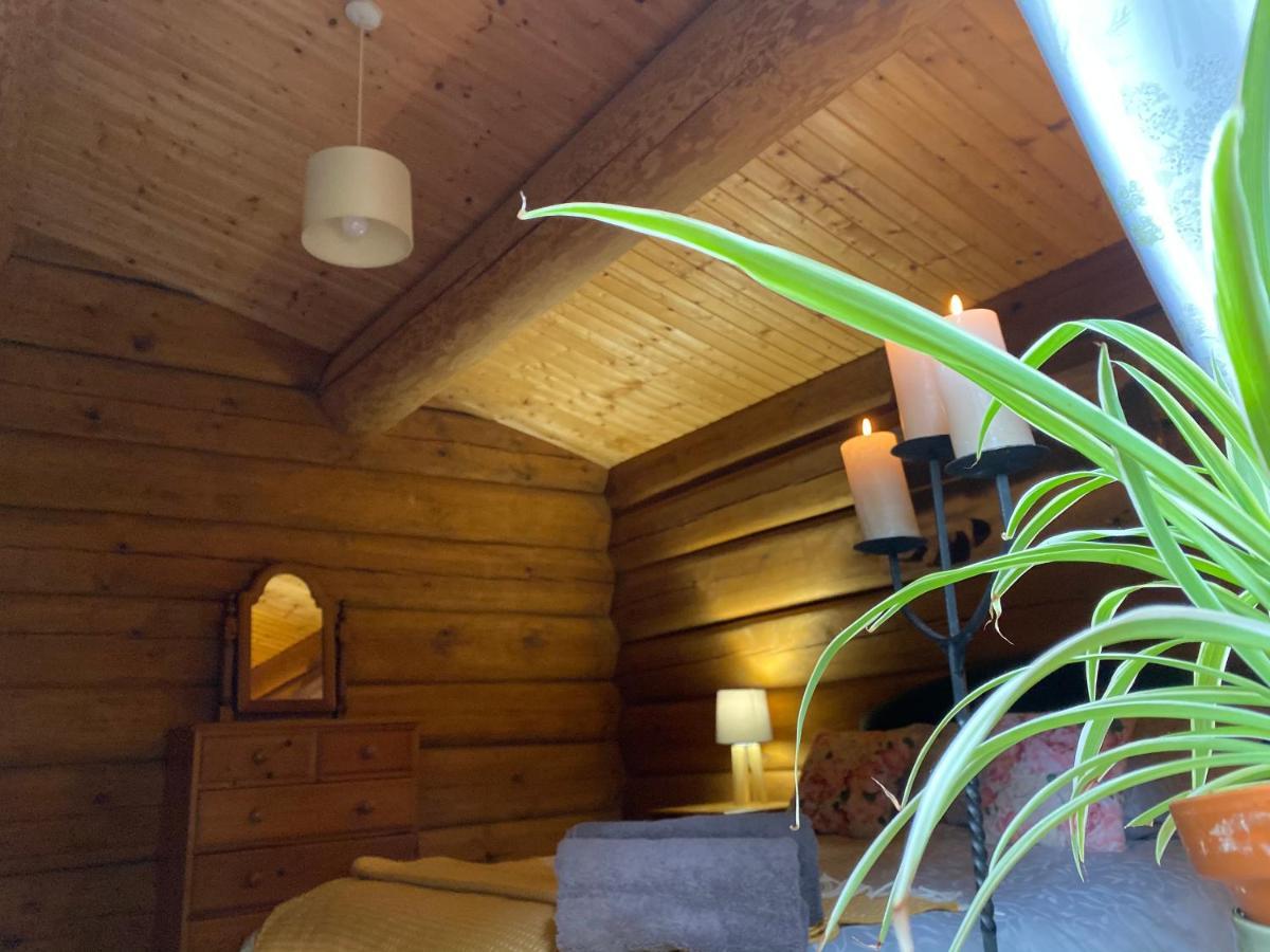 Log Home Village Ulverston Exterior foto