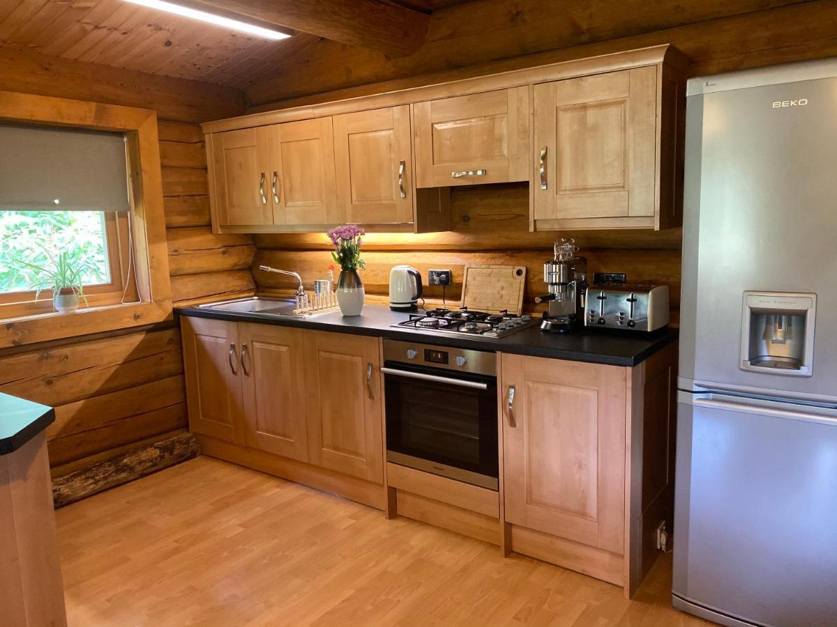 Log Home Village Ulverston Exterior foto