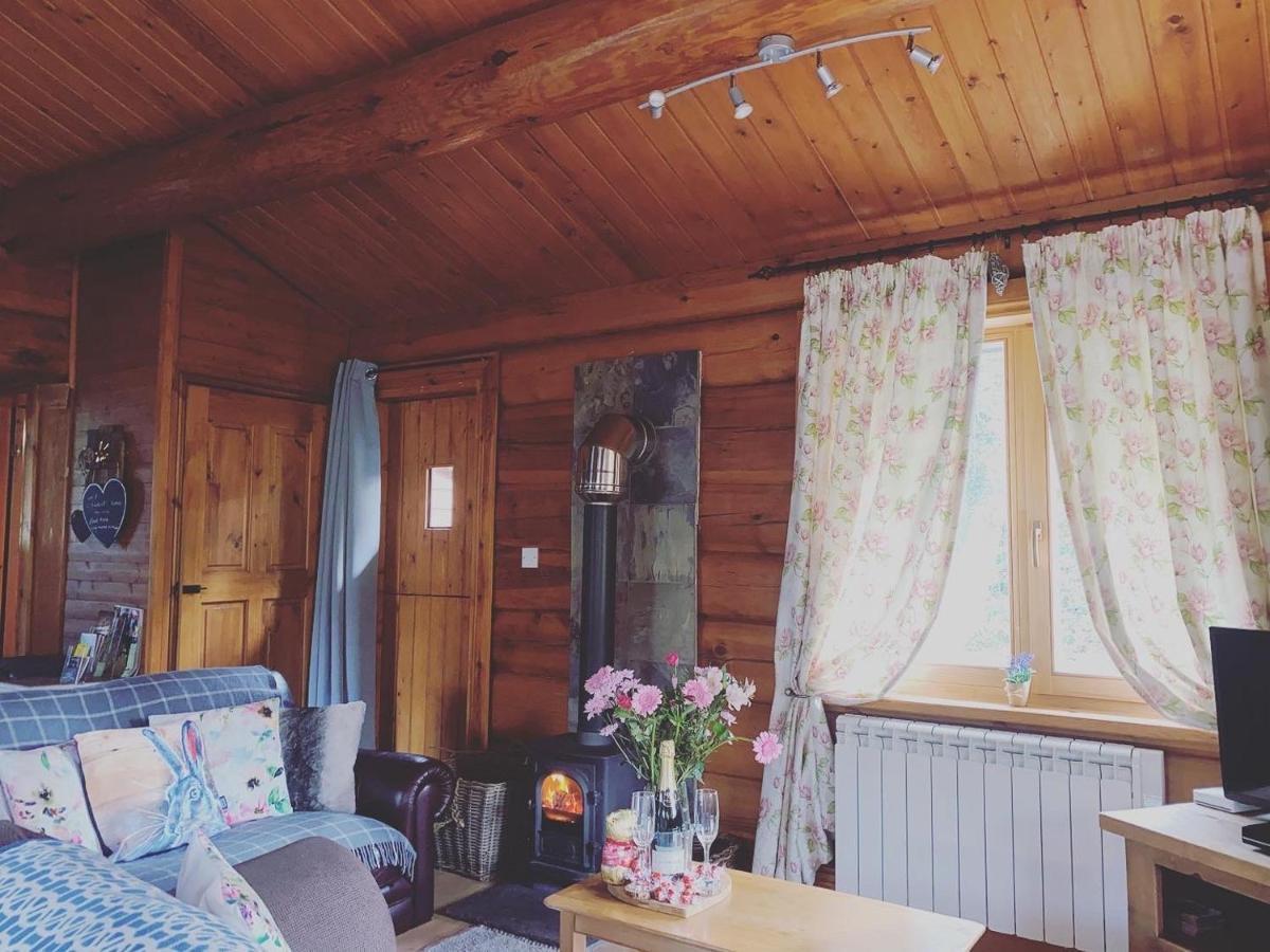 Log Home Village Ulverston Exterior foto